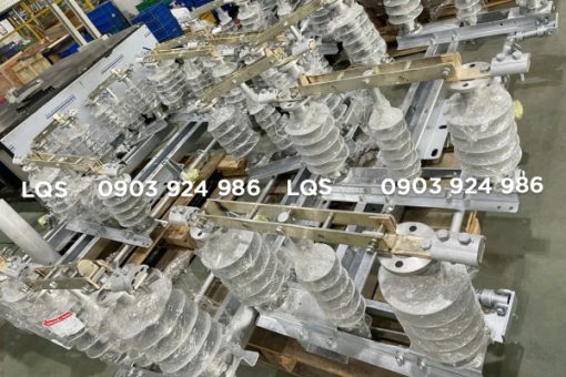 Dao cách ly 3 pha 630A dao chém đứng Vina Electric