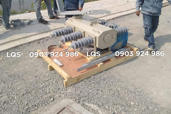 Giao hàng cầu dao phụ tải LBS trung thế BuHeung BHS