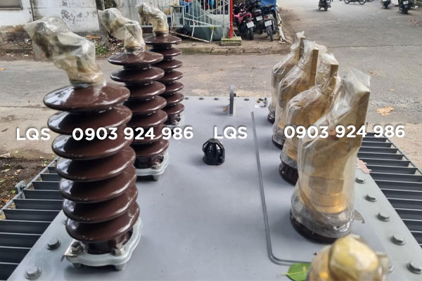 Thay sứ cao thế máy biến áp