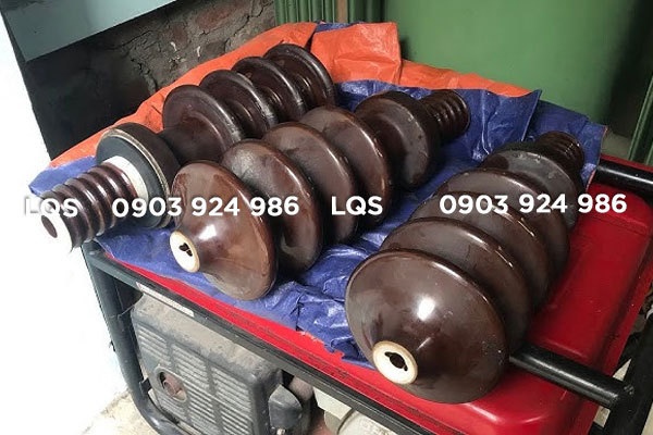Thay sứ máy biến áp