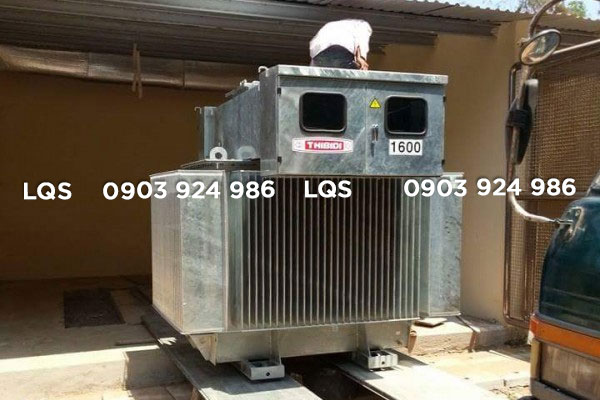Thay vỏ thùng máy biến áp và hộp che cực MBA mạ kẽm nhúng nóng